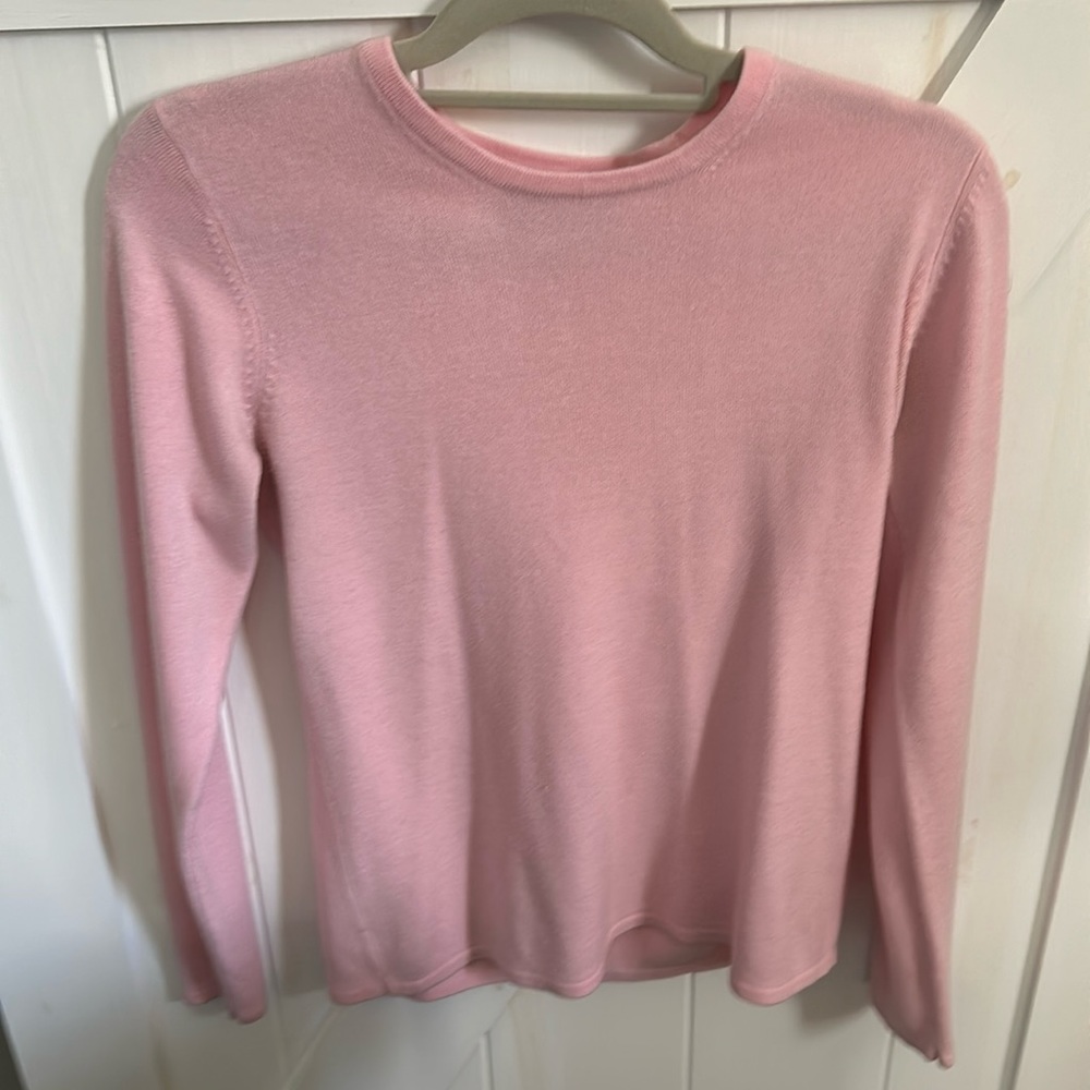 Women’s size small Basic Editions like new sweater